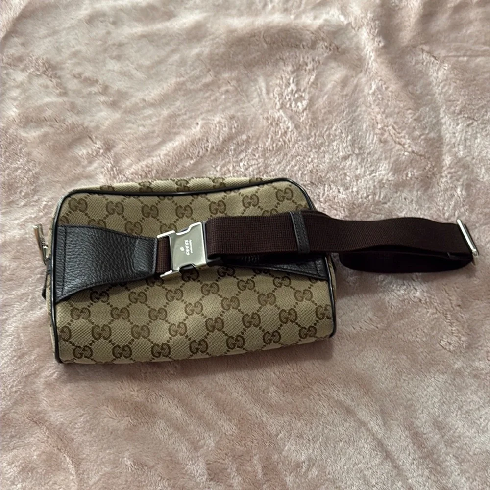 Gucci Brown UNISEX Belt Bag with Iconic Design - Picture 5 of 9